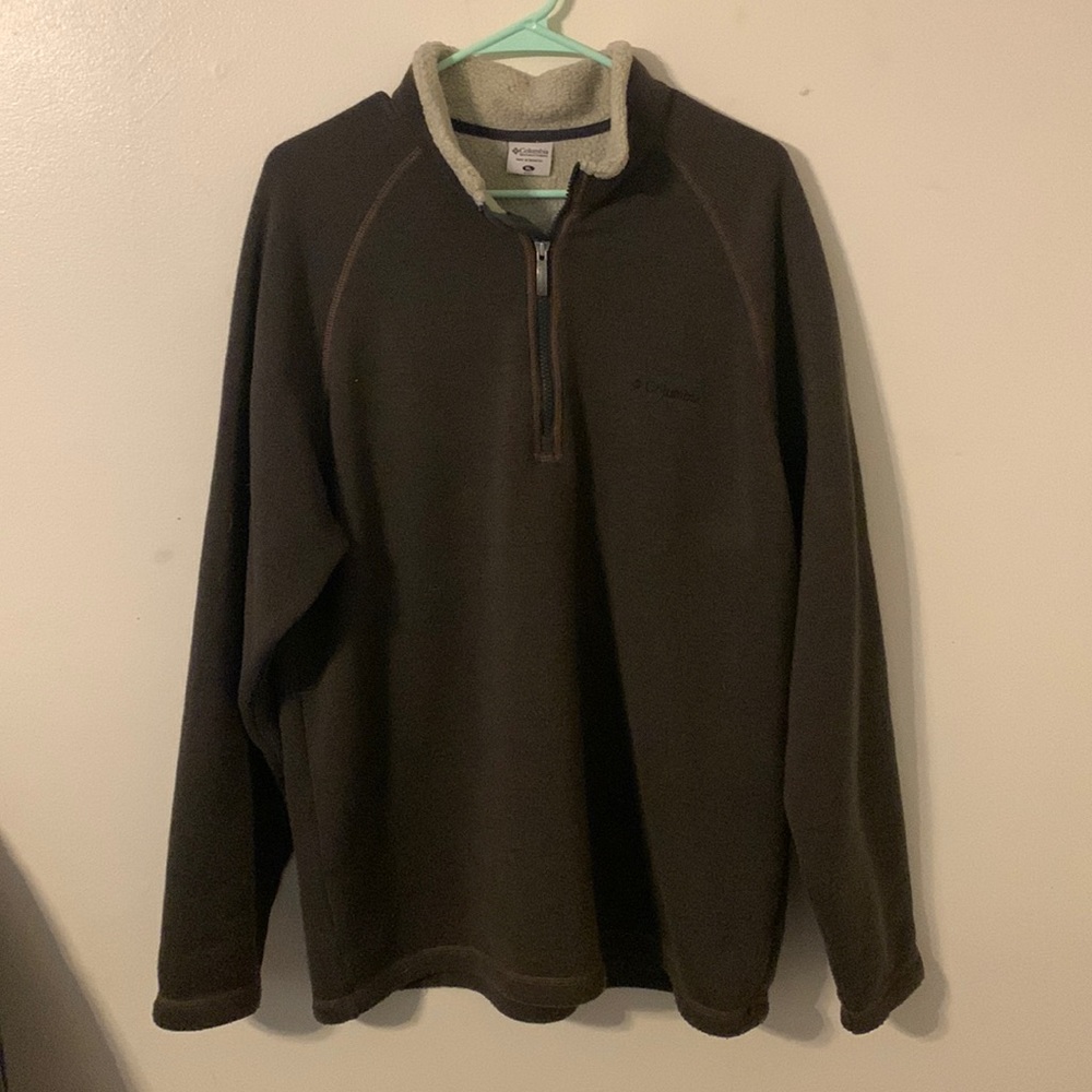 Columbia sweatshirt with fur inside neck area and 1/4 neck zipper!!